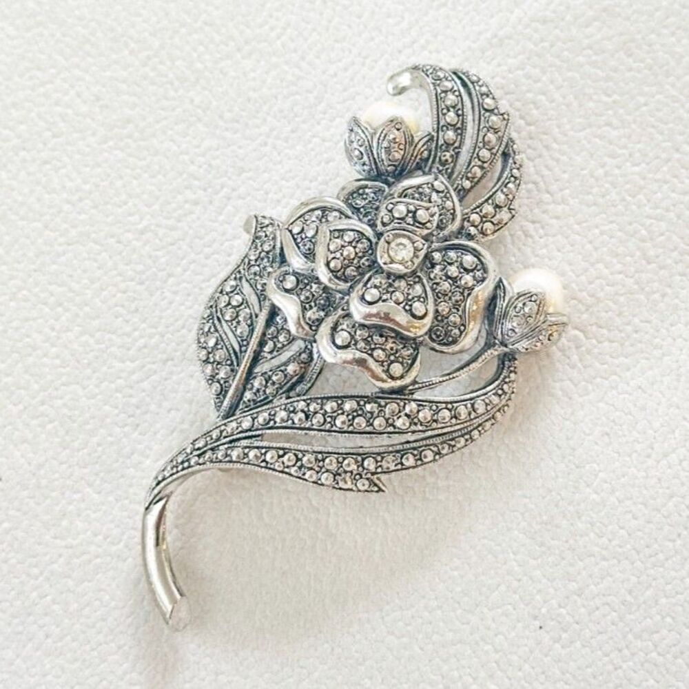 Kenneth Jay Lane Silver Floral Pave Crystal Brooch - Picture 2 of 7